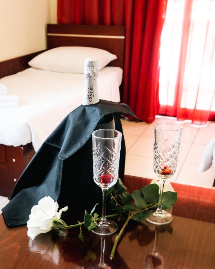 Canadian Hotel 라가나스 외부 사진