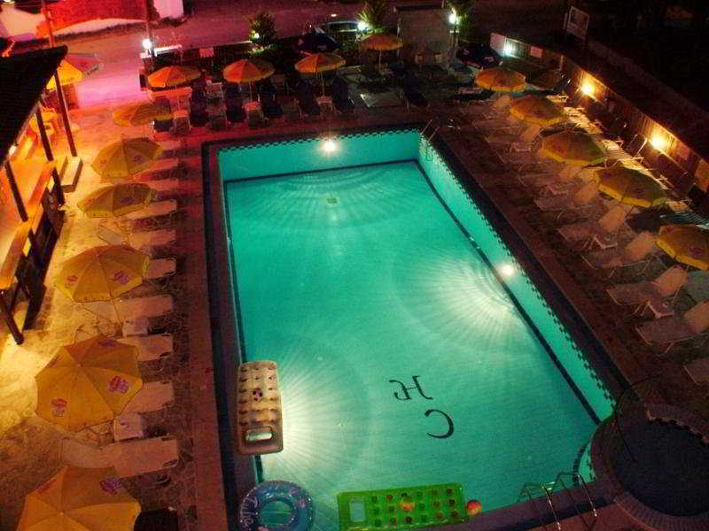 Canadian Hotel 라가나스 외부 사진