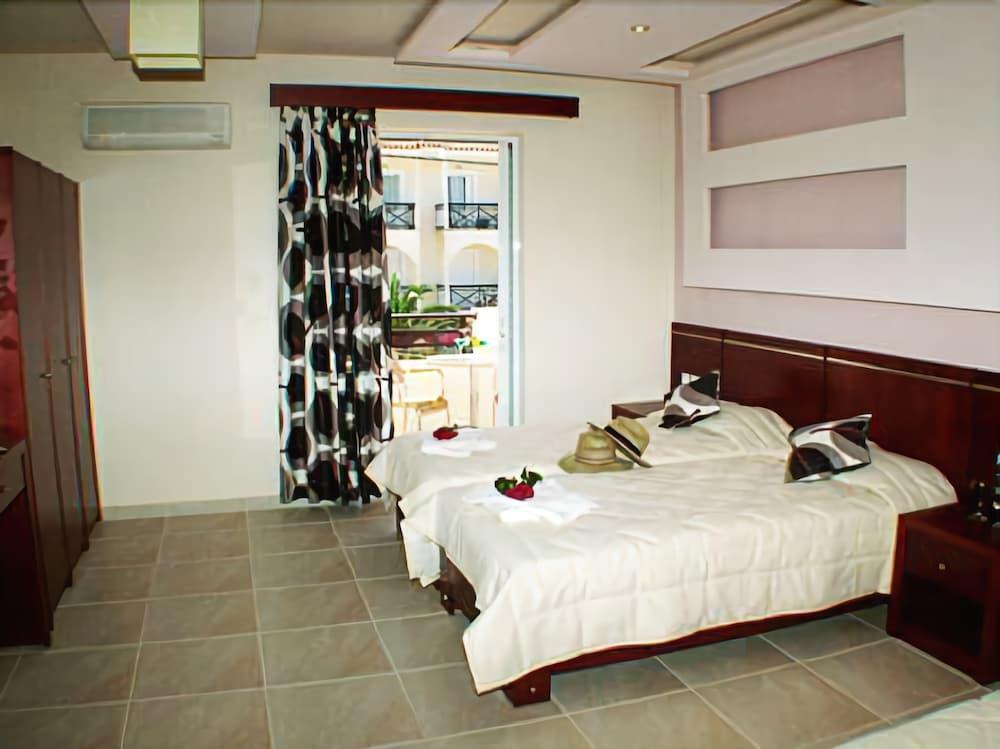 Canadian Hotel 라가나스 외부 사진
